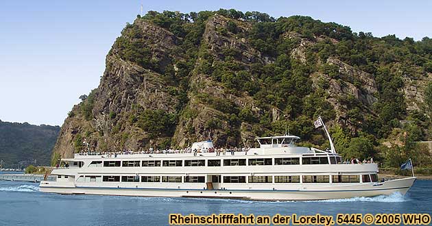 Betriebsausflug Schifffahrt auf dem Rhein, Foto Rheinschifffahrt an der Loreley.